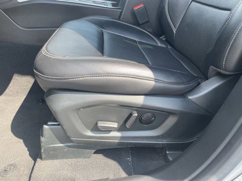 Used 2023 Ford Explorer Limited image 21