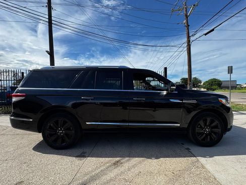 Used 2022 Lincoln Navigator L Reserve AWD/4WD image 4