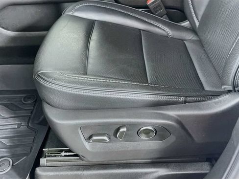 Used 2025 GMC Yukon Denali AWD/4WD image 21