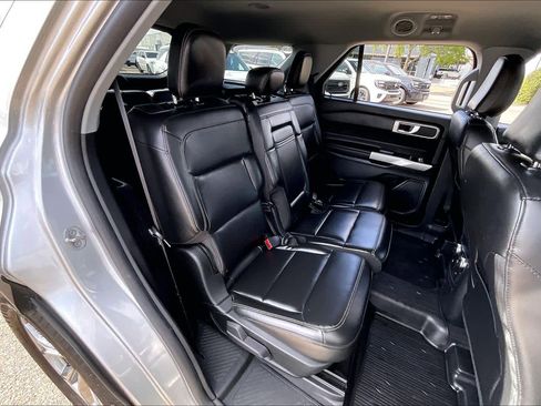 Used 2022 Ford Explorer XLT w/ Equipment Group 202A image 20
