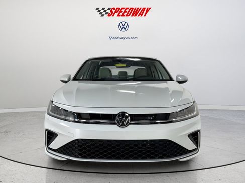 New 2026 Volkswagen Jetta SE image 2