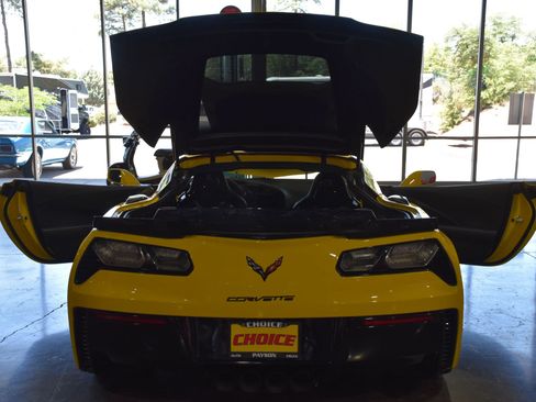 Used 2017 Chevrolet Corvette Grand Sport w/ Z07 Performance Package RWD image 15