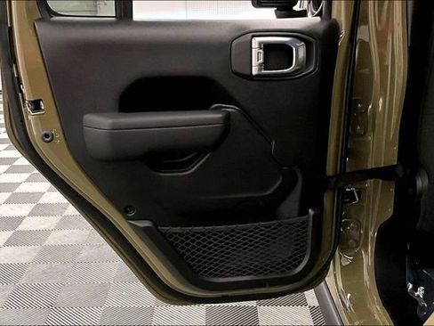 Used 2026 Jeep Gladiator Willys AWD/4WD image 22