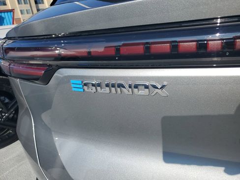 New 2026 Chevrolet Equinox EV LT image 7