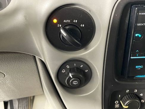 Used 2006 Chevrolet TrailBlazer 4WD w/ LS Preferred Equipment Group image 9
