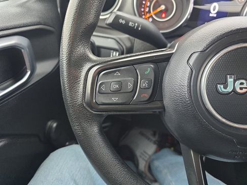 Used 2023 Jeep Gladiator Sport image 16