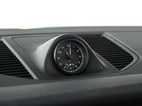 Certified 2024 Porsche Macan image 22