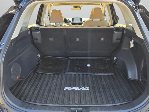 Used 2020 Toyota RAV4 Limited AWD/4WD image 22