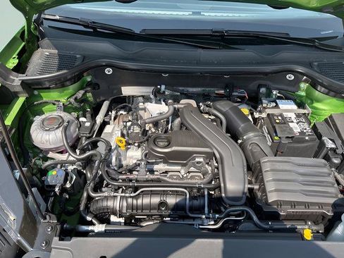 New 2025 Volkswagen Taos SE image 25