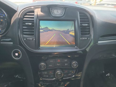 Used 2018 Chrysler 300 S w/ 300S Premium Group image 4