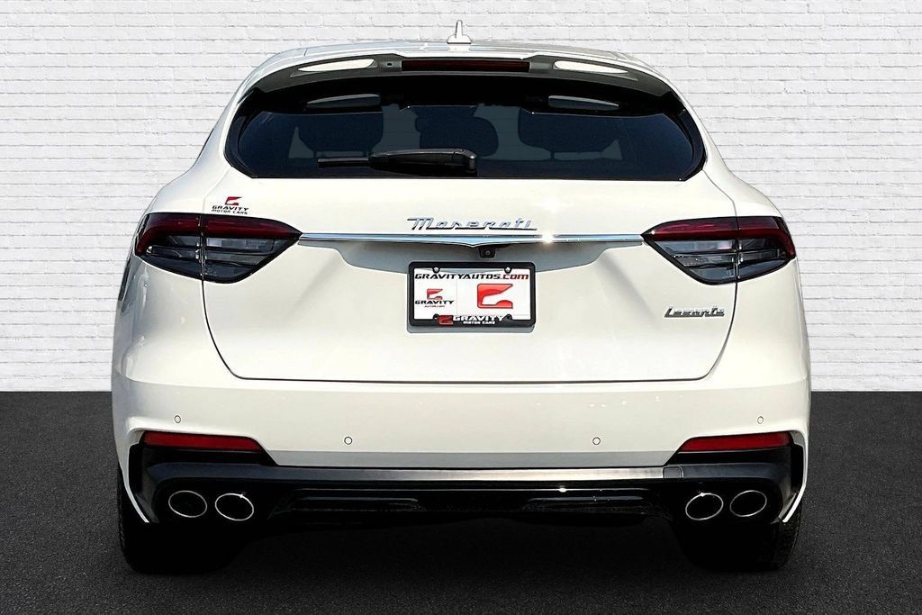 Used 2022 Maserati Levante Modena AWD/4WD image 5