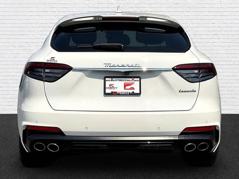 Used 2022 Maserati Levante Modena AWD/4WD image 5