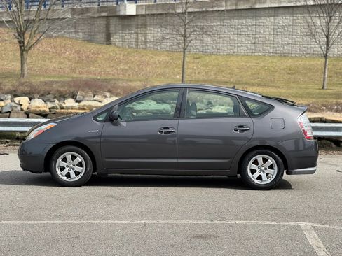 Used 2009 Toyota Prius Hatchback 4D image 4