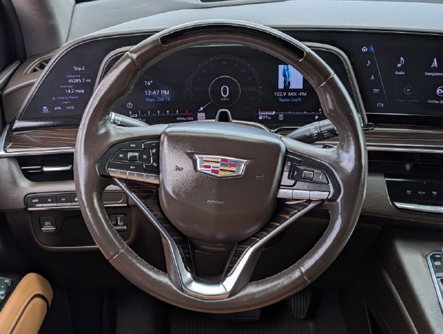 Used 2023 Cadillac Escalade Premium Luxury AWD/4WD image 12