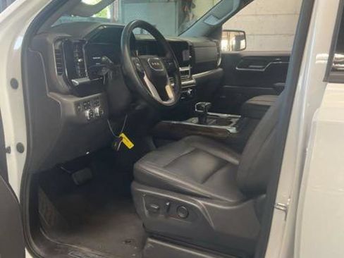 Used 2024 GMC Sierra 1500 Elevation w/ Elevation Premium Package AWD/4WD image 4