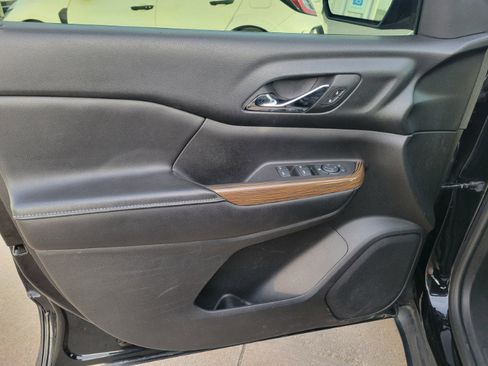 Used 2018 GMC Acadia SLE w/ LPO, Floor Liner Package image 15