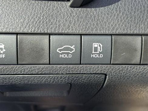 Certified 2022 Toyota Camry SE image 23