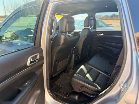 Used 2019 Jeep Grand Cherokee Limited image 15