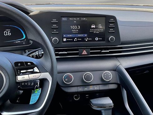 New 2026 Hyundai Elantra SE FWD image 10