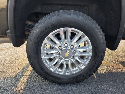 Used 2022 Chevrolet Silverado 2500 High Country w/ Z71 Off-Road Package AWD/4WD image 31