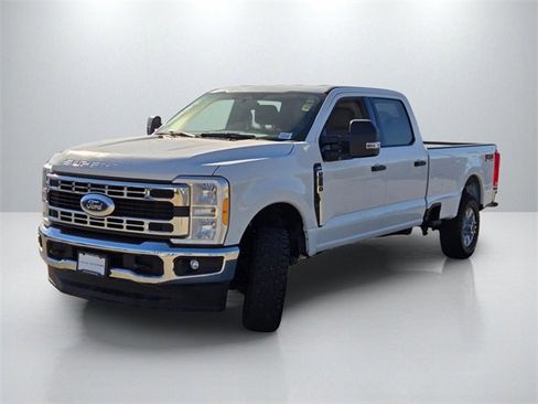 Used 2023 Ford F350 XLT w/ FX4 Off-Road Package image 8