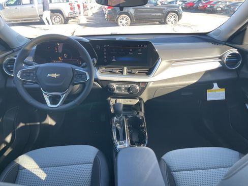 New 2026 Chevrolet Trax LT w/ Sunroof Package image 14