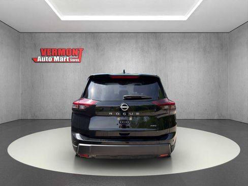 Used 2024 Nissan Rogue S AWD/4WD image 7