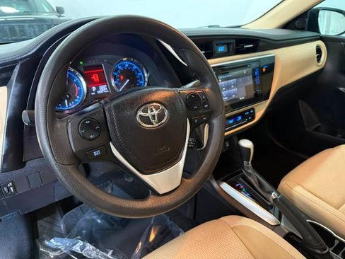 Used 2019 Toyota Corolla LE w/ LE Premium Package w/Moonroof FWD image 11