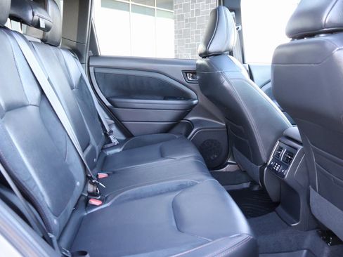 Used 2025 Subaru Forester Touring image 13