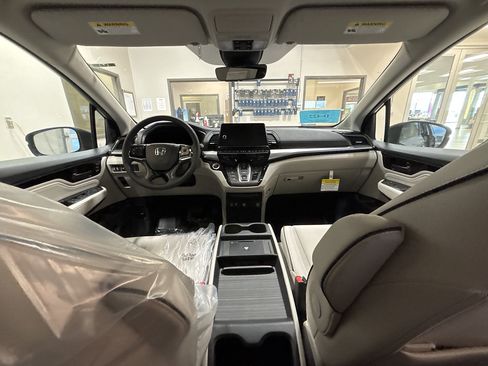 New 2026 Honda Odyssey Touring image 23