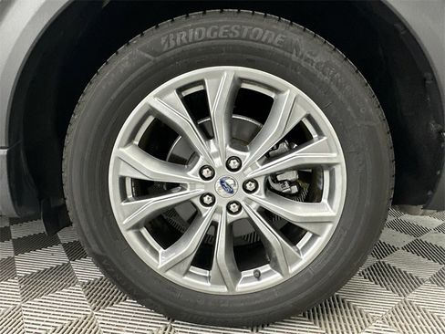 Used 2020 Ford Explorer XLT w/ Equipment Group 202A image 21