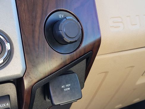 Used 2015 Ford F250 Lariat w/ Lariat Ultimate Package image 25