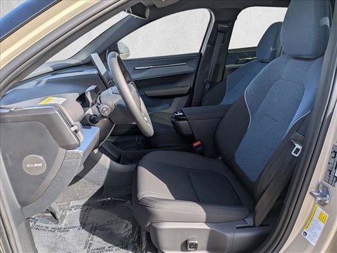 New 2026 Volvo EX30 Cross Country Ultra w/ Protection Package Premier AWD/4WD image 4