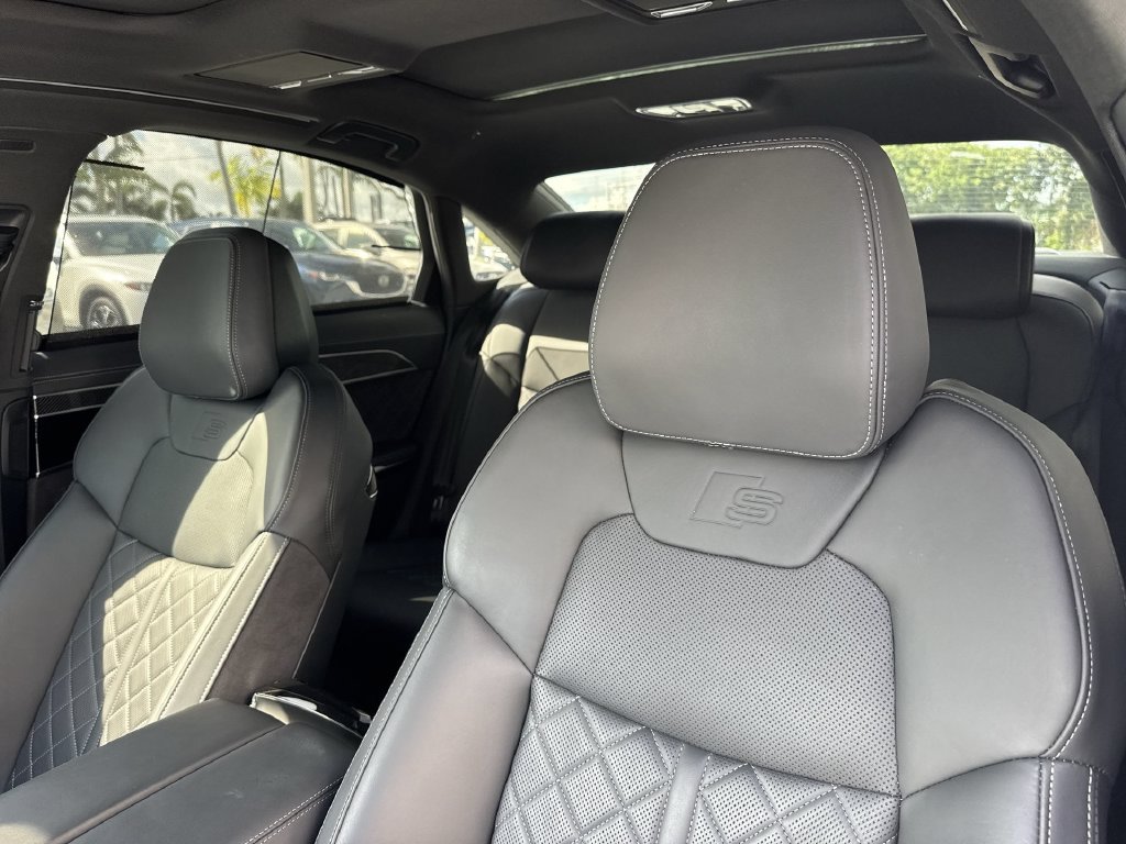 Used 2025 Audi S8 w/ Executive Package AWD/4WD image 42