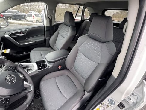 New 2025 Toyota RAV4 XLE w/ Convenience Package image 9