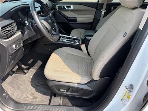 Used 2020 Ford Explorer XLT w/ Comfort Package AWD/4WD image 8