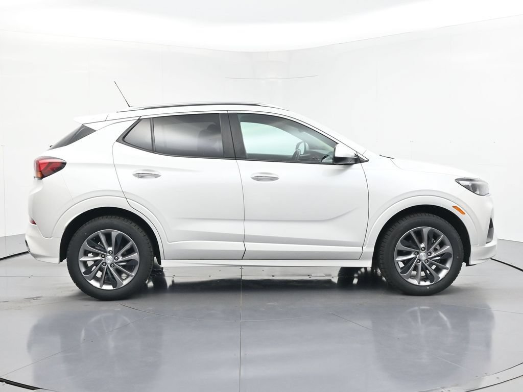 Used 2022 Buick Encore GX Select w/ Sport Touring Package AWD/4WD image 6