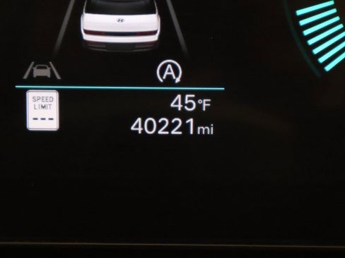 Used 2024 Hyundai Santa Fe SEL image 38