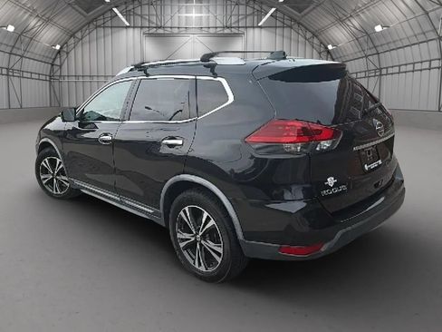Used 2018 Nissan Rogue SL FWD image 3