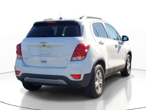 Used 2018 Chevrolet Trax LT w/ LT Convenience Package FWD image 4