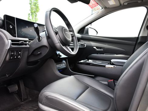 Used 2025 Hyundai Tucson Limited AWD/4WD image 16