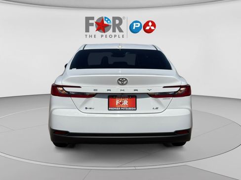 Used 2025 Toyota Camry LE FWD image 4