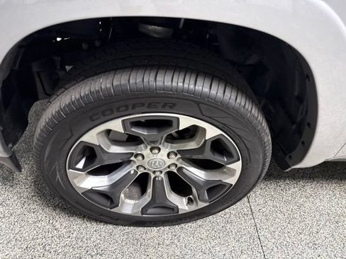 Used 2019 RAM 1500 Limited w/ Advanced Safety Group AWD/4WD image 3