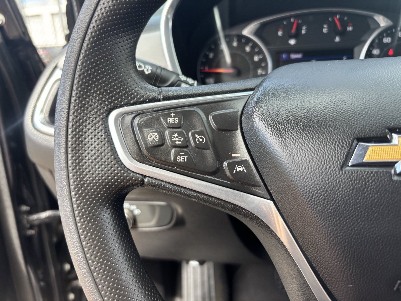 Used 2022 Chevrolet Equinox LS w/ LS Convenience Package FWD image 28