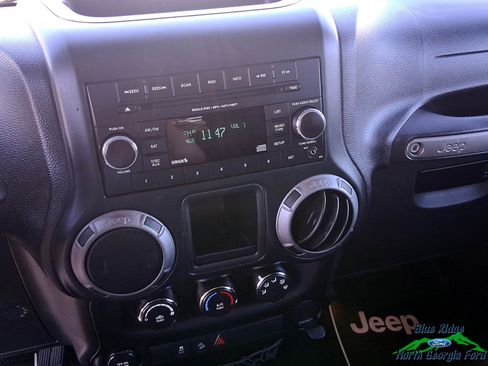 Used 2013 Jeep Wrangler Unlimited Sport image 16