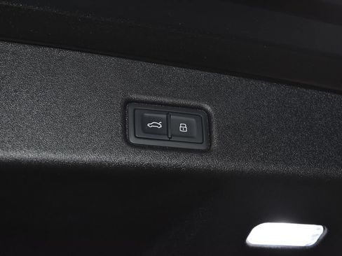 Certified 2025 Audi Q5 Premium w/ Convenience Package AWD/4WD image 27