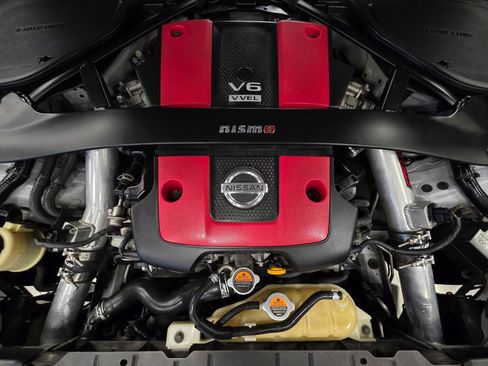 Used 2017 Nissan 370Z NISMO RWD image 34