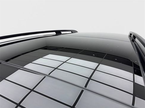 Used 2022 Mercedes-Benz GLE 350 w/ AMG Line Exterior image 13