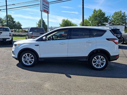 Used 2017 Ford Escape SE FWD image 4