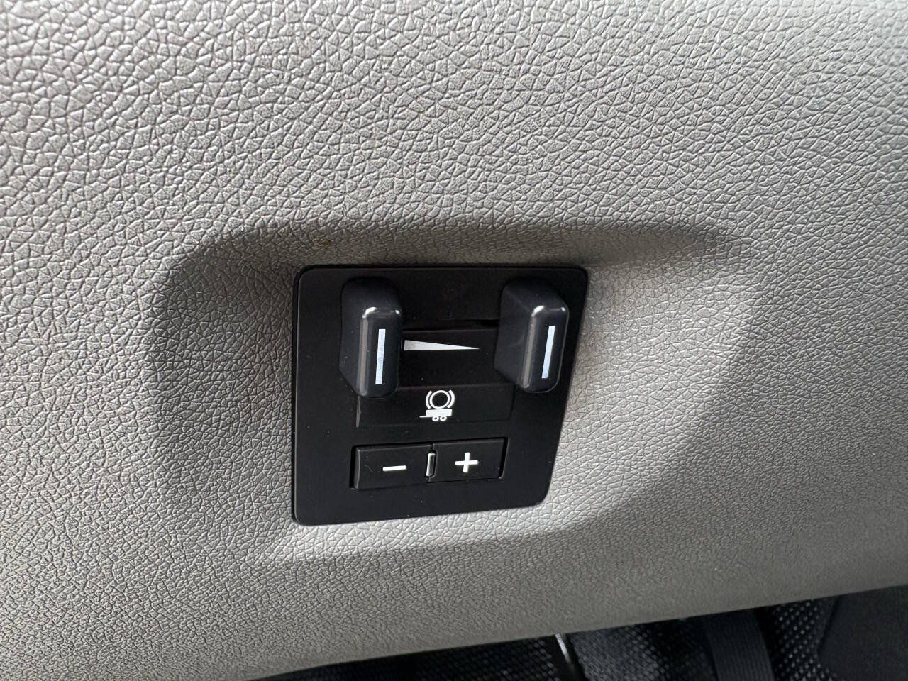 Used 2012 Chevrolet Silverado 3500 W/T RWD image 7